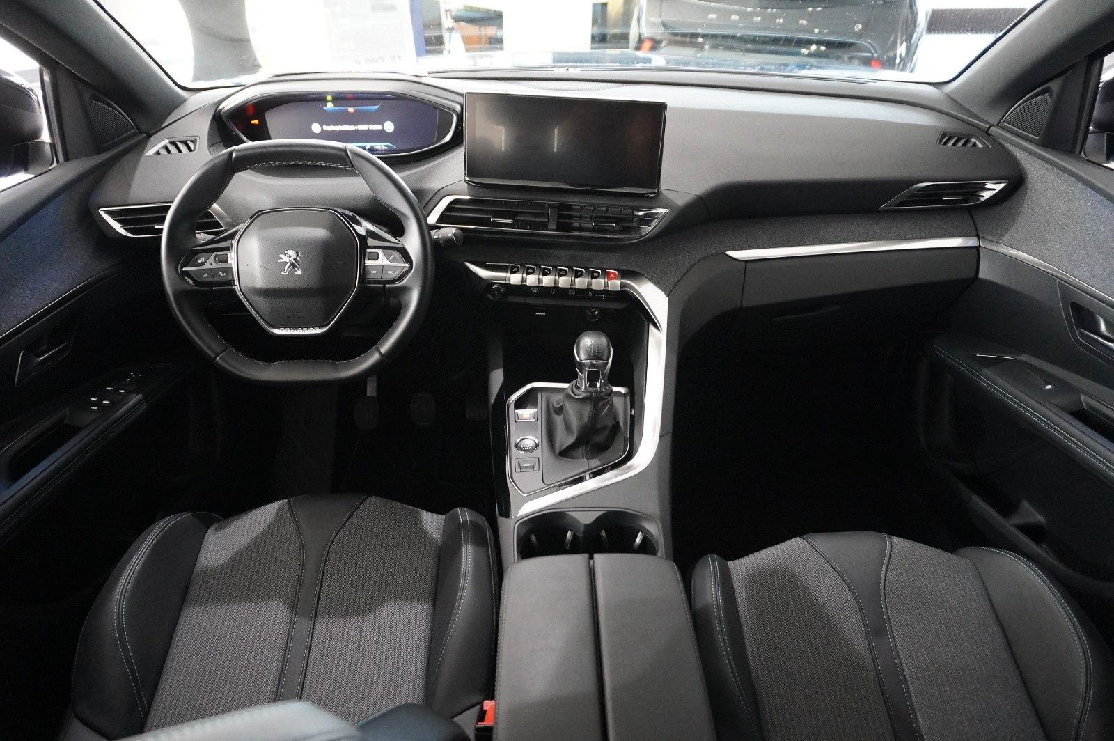 Fahrzeugabbildung Peugeot 3008 1.2T ALLURE PACK NAVI/LED/KAMERA/SPORT/DAB+