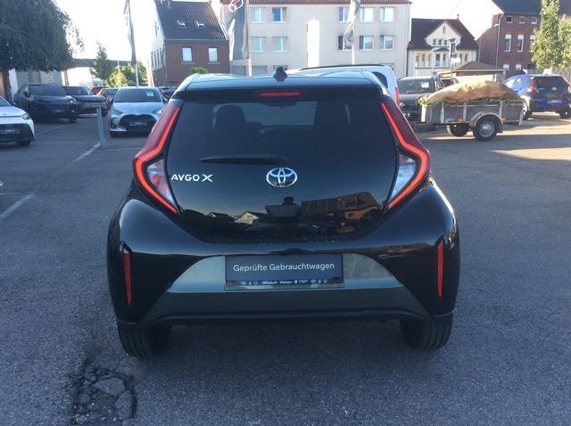 Toyota Aygo X Pulse /Team D 17'' Alu, Kamera/Sitzheizun