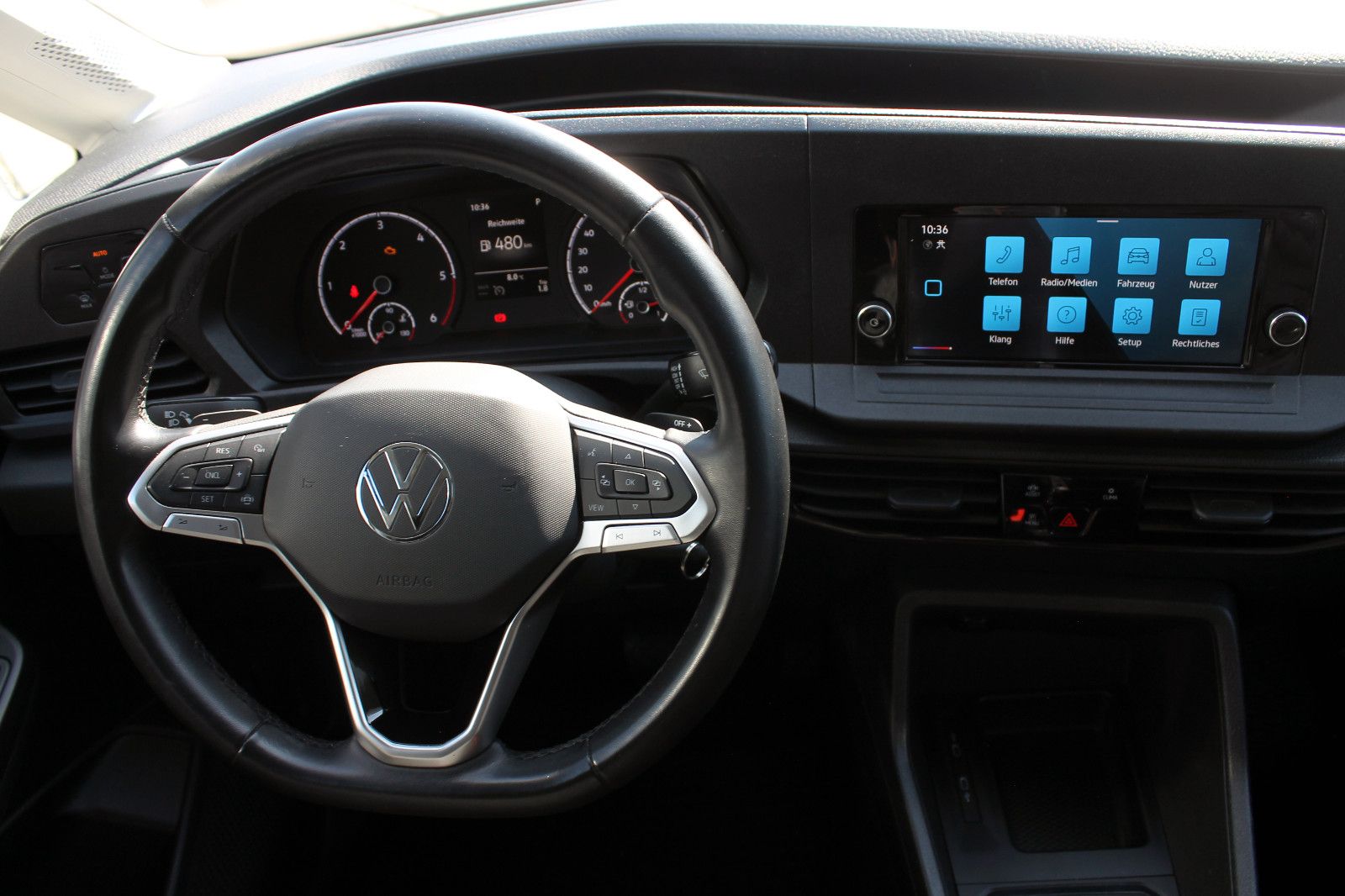 Fahrzeugabbildung Volkswagen Caddy Cargo 2.0TDI Automatik LED TEMP KAM PDC BT