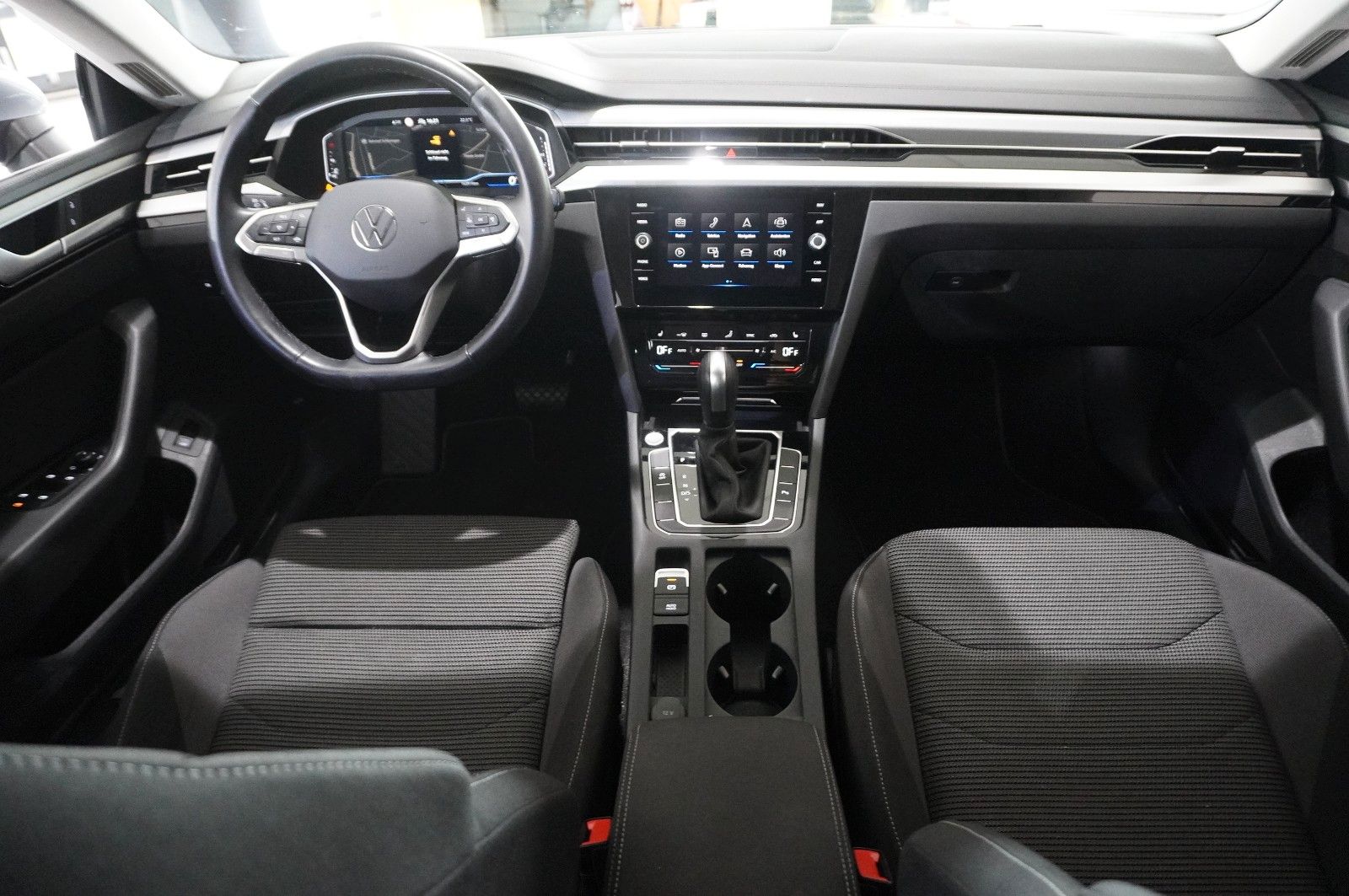 Fahrzeugabbildung Volkswagen Arteon Shooting Brake 2.0D DSG NAVI/VIRT/SH/DAB+