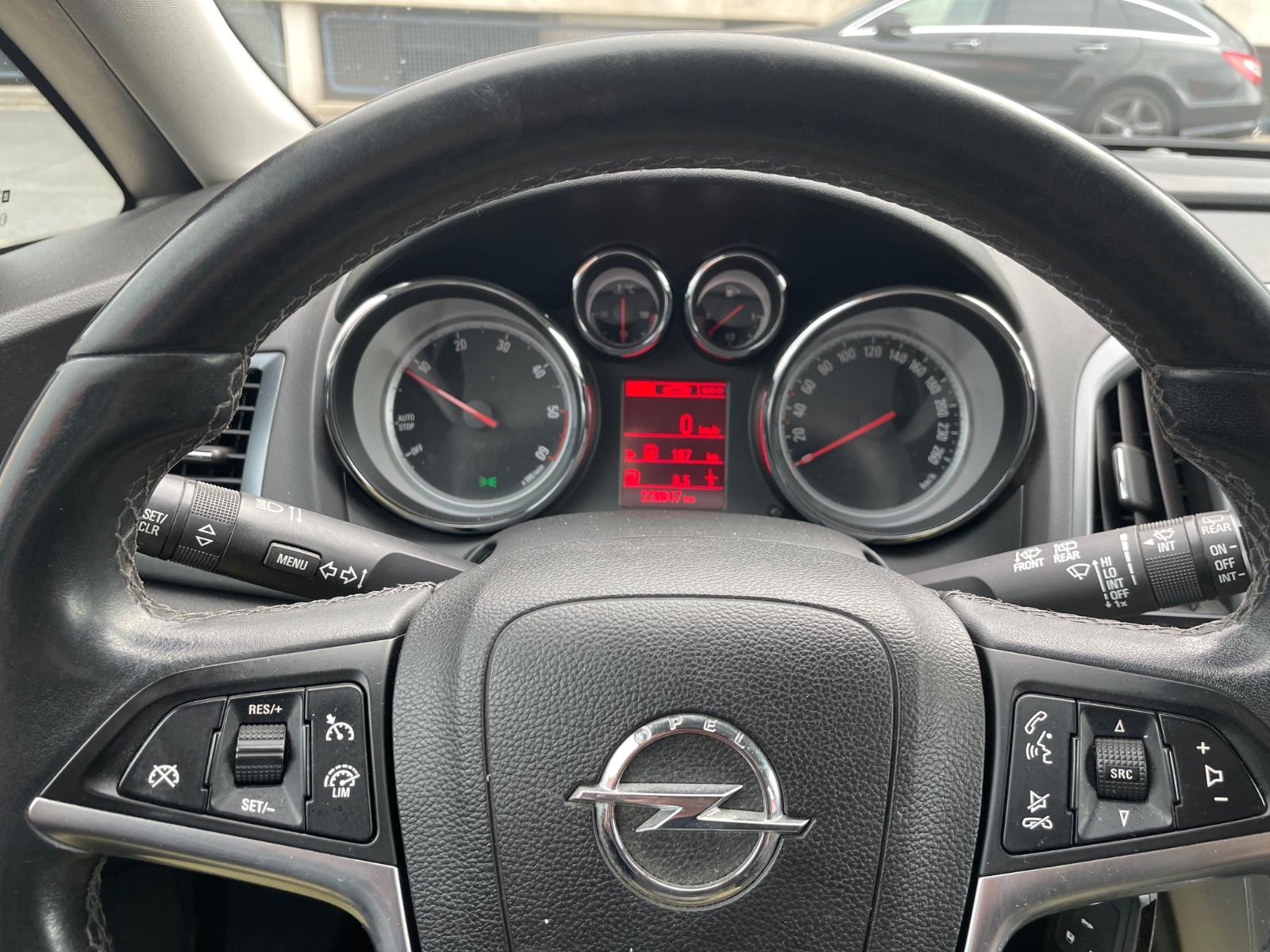 Opel Astra 2015 — photo 9