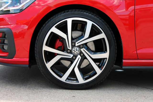 Fahrzeugabbildung Volkswagen Golf VII GTI 2.0 TSI DSG Pano Navi ACC LED Sthzg