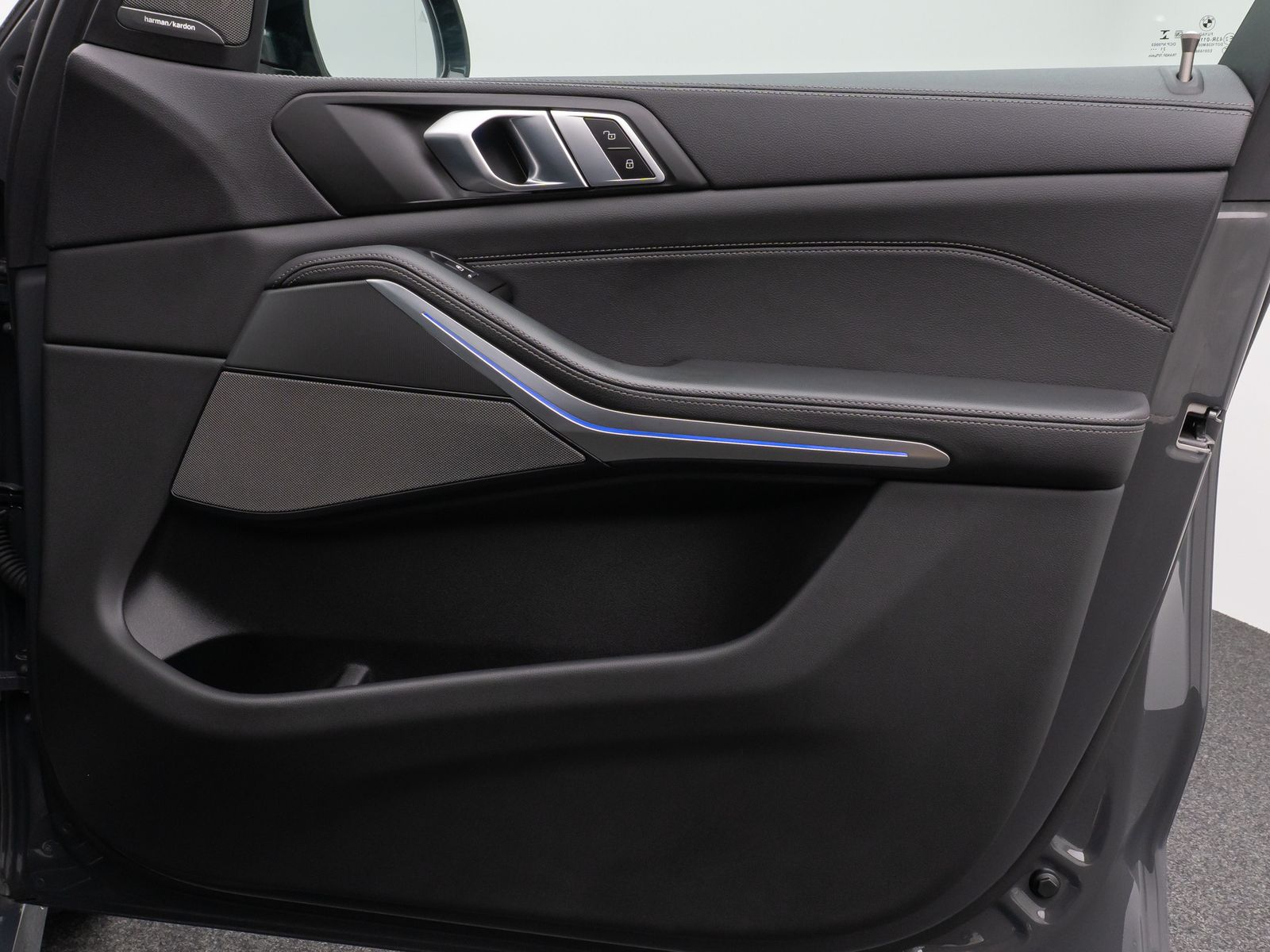 Fahrzeugabbildung BMW X5 M50i Panorama 360° Laser HUD H/K Individual