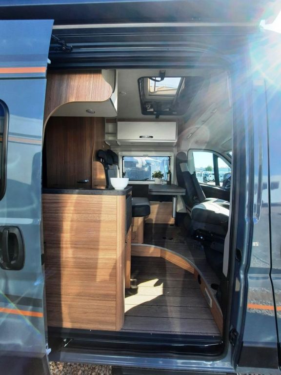 Fahrzeug Übersicht 11 Fahrzeugabbildung Weinsberg CaraBus EDITION FIRE 600 MQ Verfüg./Sparen Sie 1