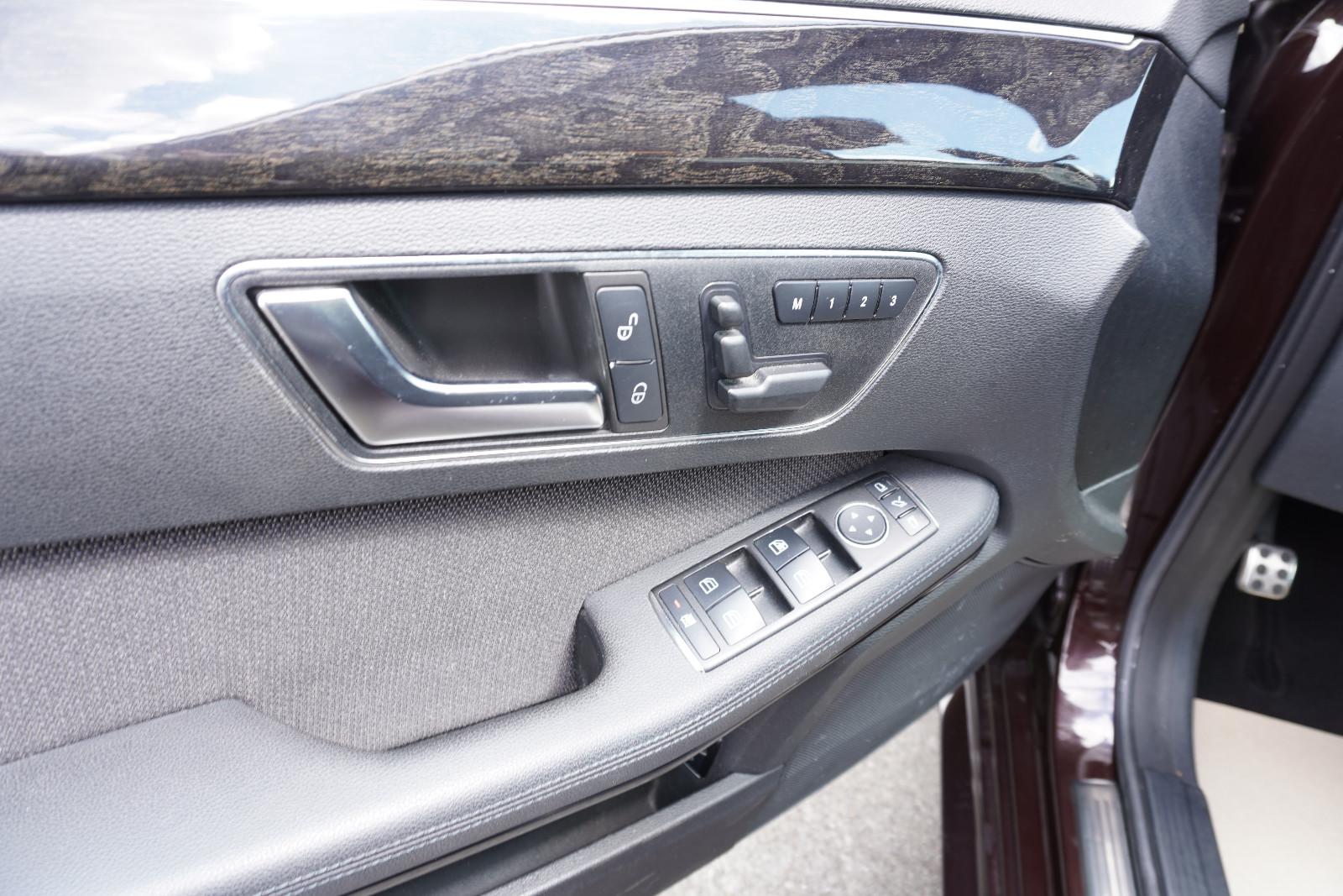 Mercedes-Benz E 300 CGI 4Matic *AMG Line*Xenon*Kamera*Navi*TOP