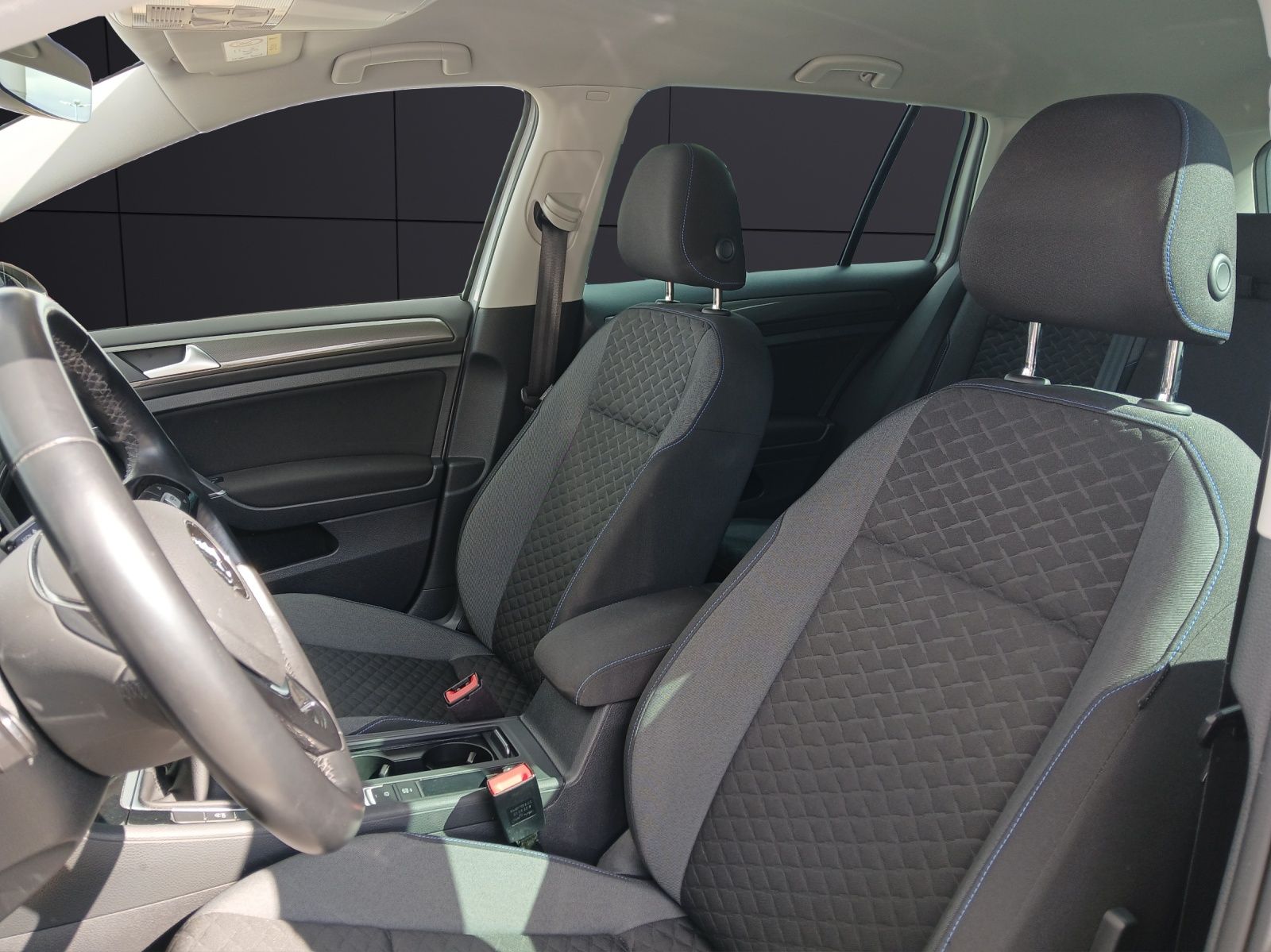 Fahrzeugabbildung Volkswagen Golf VII Variant TDI Join AHK Navi Climatronic P