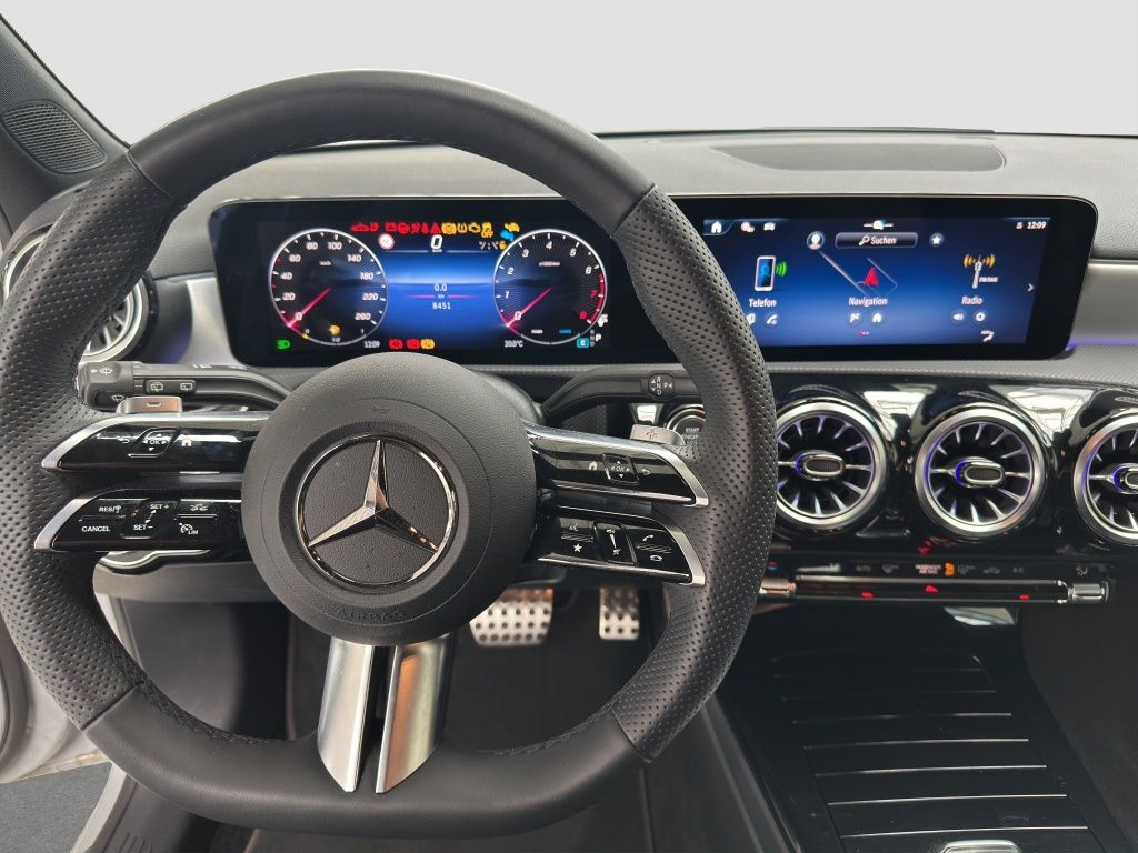 Fahrzeugabbildung Mercedes-Benz A 200 AMG*NIGHT*AHZV*LED*DAB*LENKRHZG*RFK*TWA*