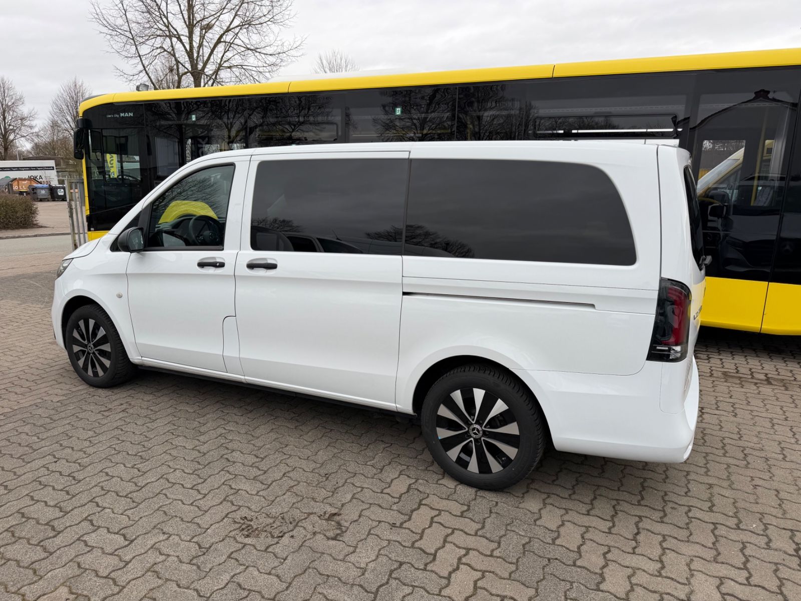 Mercedes-Benz Vito Tourer 116 CDI Pro 8 Sitzer Autom. 2x Klima foto 3