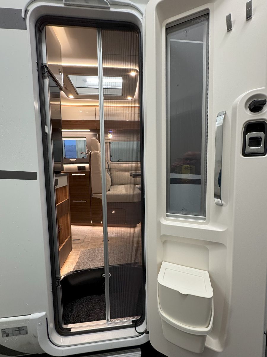 Fahrzeugabbildung HYMER / ERIBA / HYMERCAR BMC-I 600 White Line Sie sparen: 28.331€!
