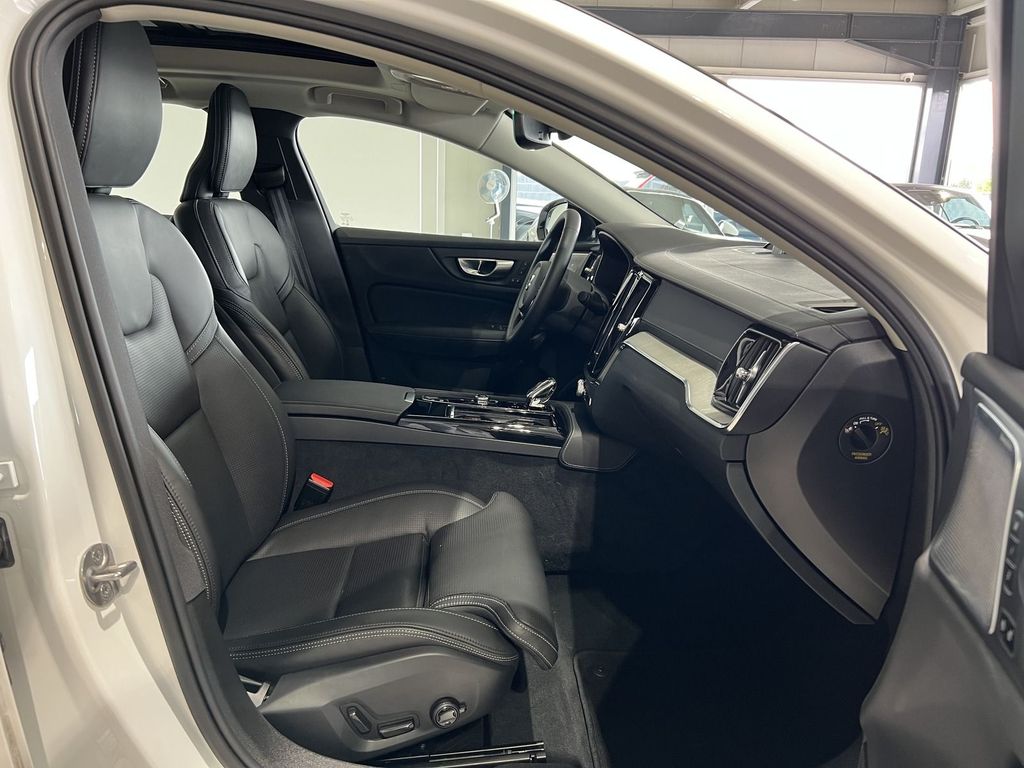 Volvo S60 T8 Ultimate Dark Recharge AWD B&W Massage