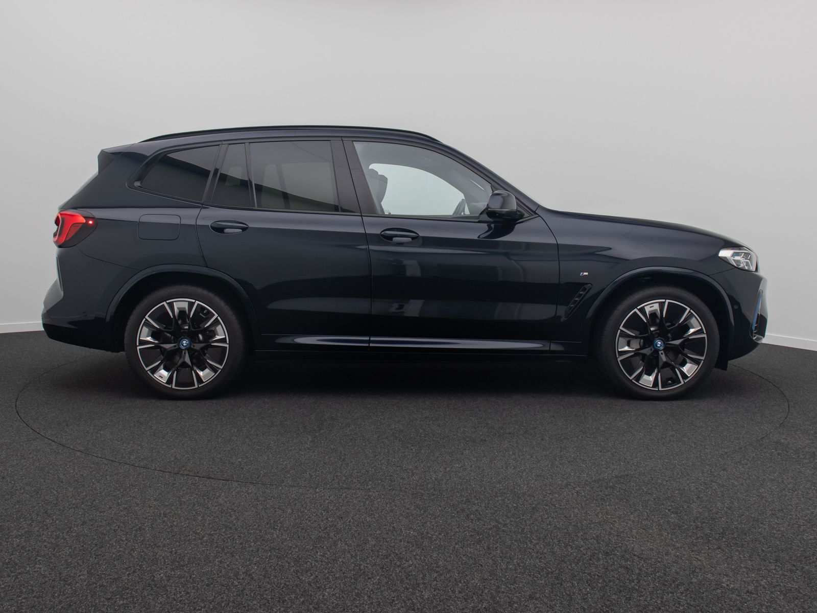 Fahrzeugabbildung BMW iX3 IMPRESSIVE 360&deg;Komfort HUD DAB Alarm Panoram