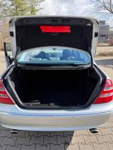 Mercedes-Benz E 200 KOMPRESSOR ELEGANCE - Mercedes-Benz E 200: Elegance Kompressor