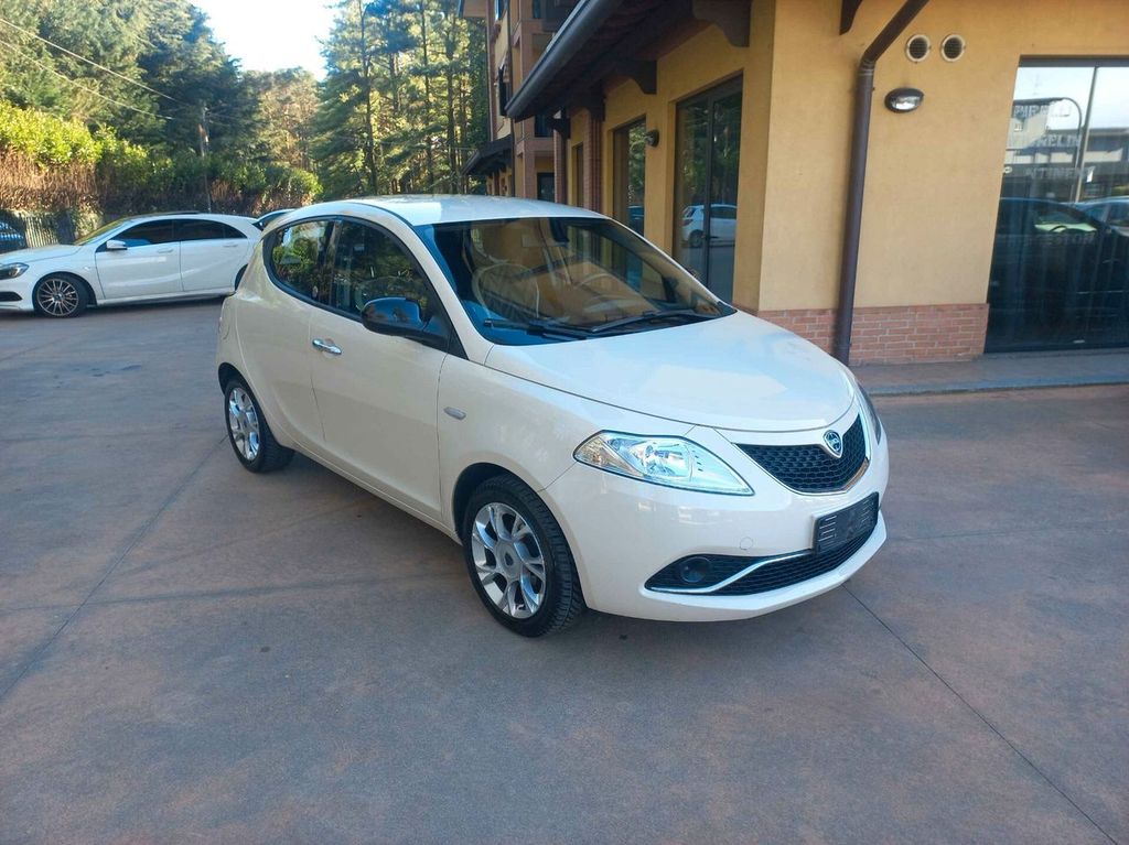 Image of Lancia Ypsilon