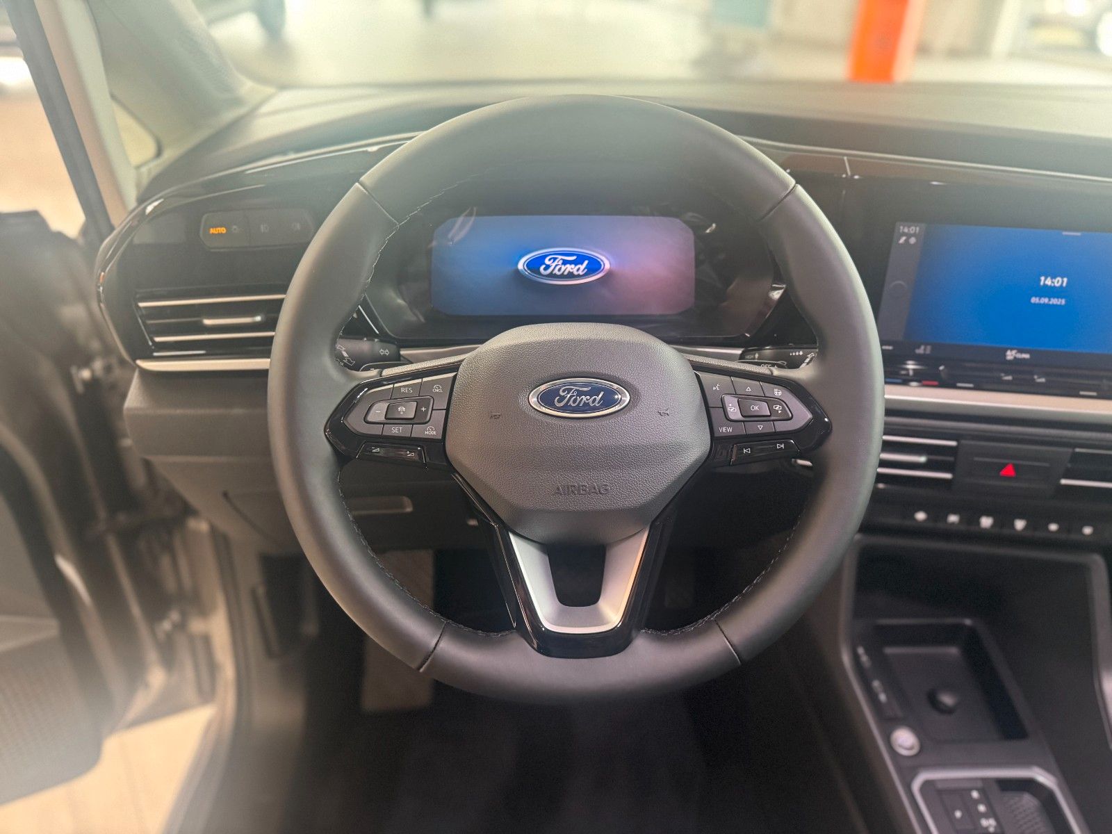 Fahrzeugabbildung Ford Grand Tourneo Connect Titanium