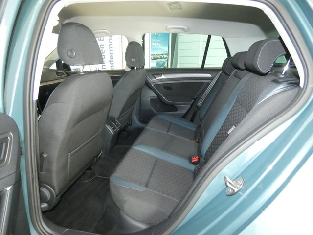 Golf VII 2.0 TDI IQ.DRIVE R-LINE DSG ACC STHZ
