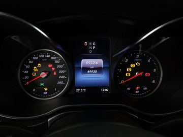 Mercedes V 220 - 12