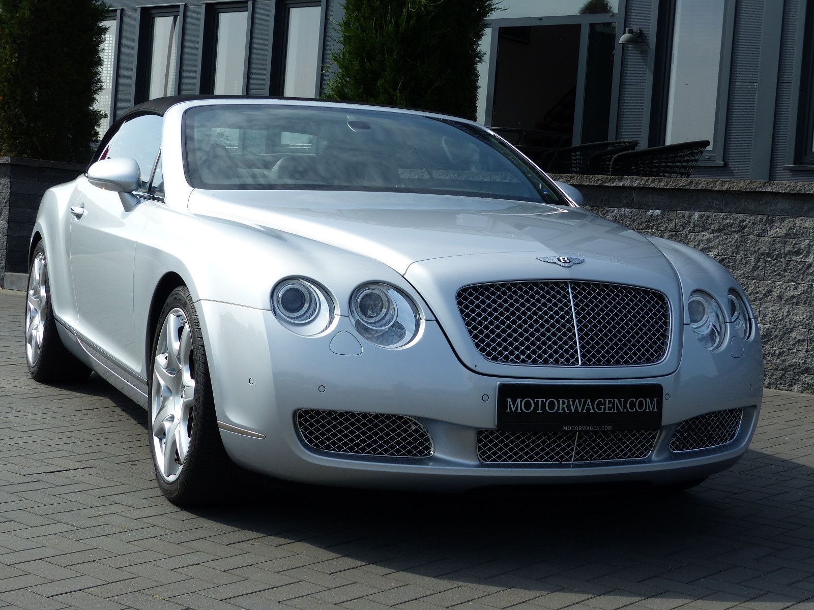 Fahrzeugabbildung Bentley Continental GTC W 12 Mulliner