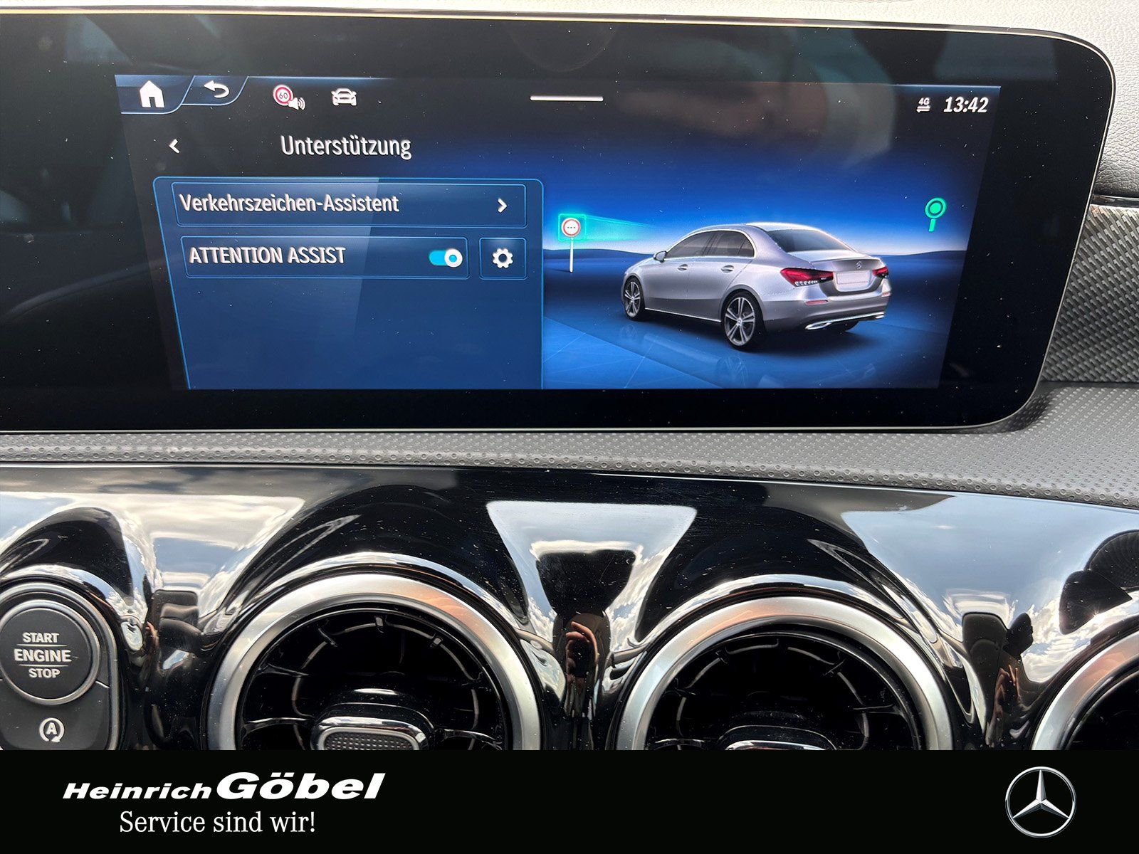 Fahrzeugabbildung Mercedes-Benz A 180 L PROGRESSIVE*APPLE-CARPLAY*KAMERA*NIGHTP*