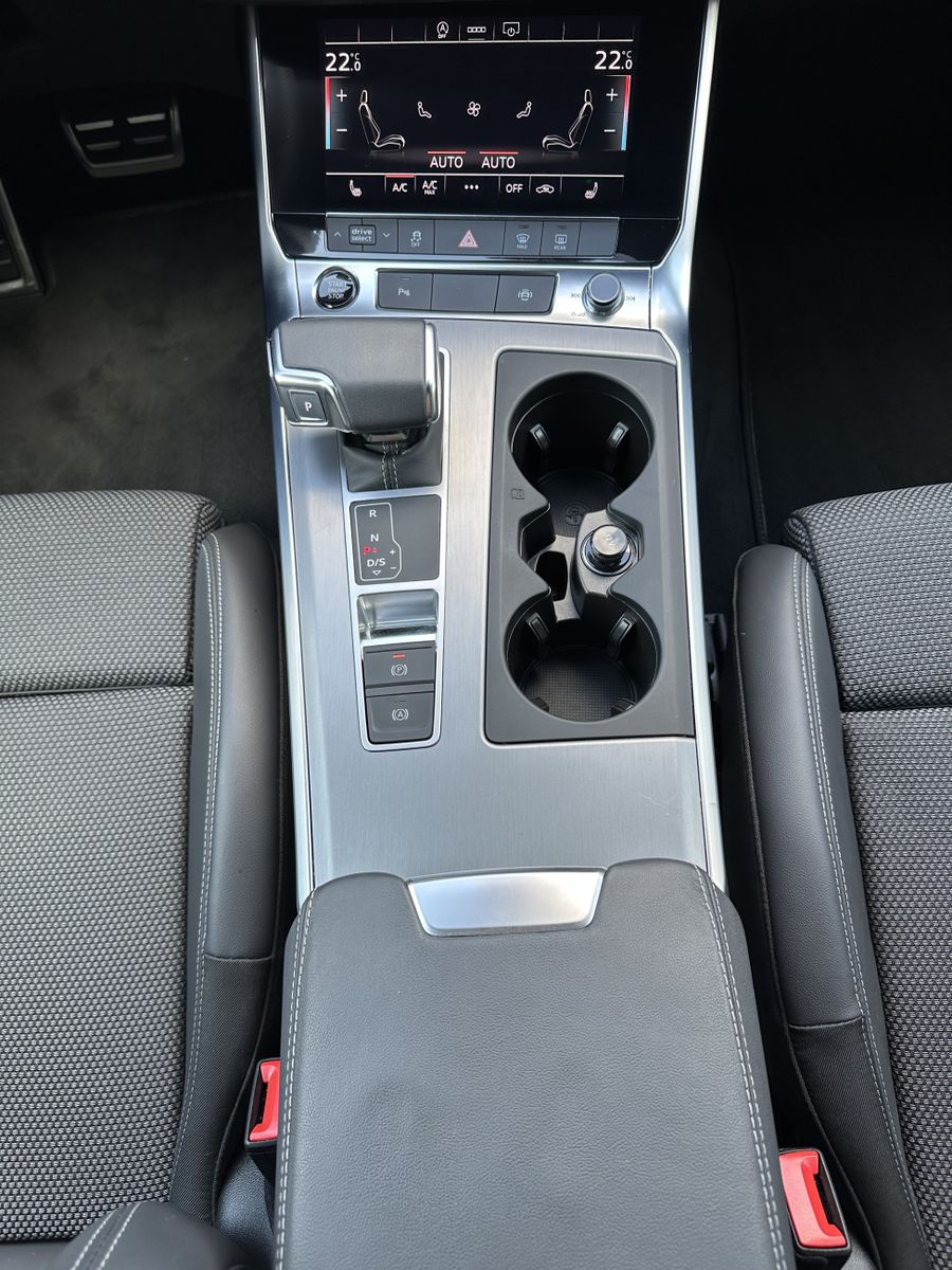 Fahrzeugabbildung Audi A6 Avant 45 TDI Qu S-Line Black NAV+LED+VCOCK+PP