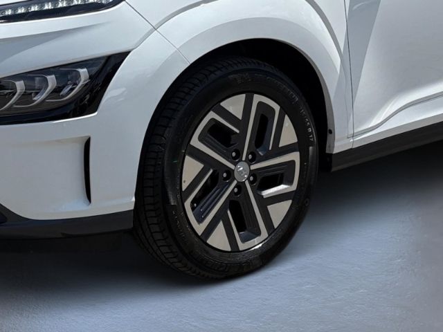 Fahrzeugabbildung Hyundai KONA Trend Elektro 2WD +KLIMA+NAVI+PDC+ACC+UVM+