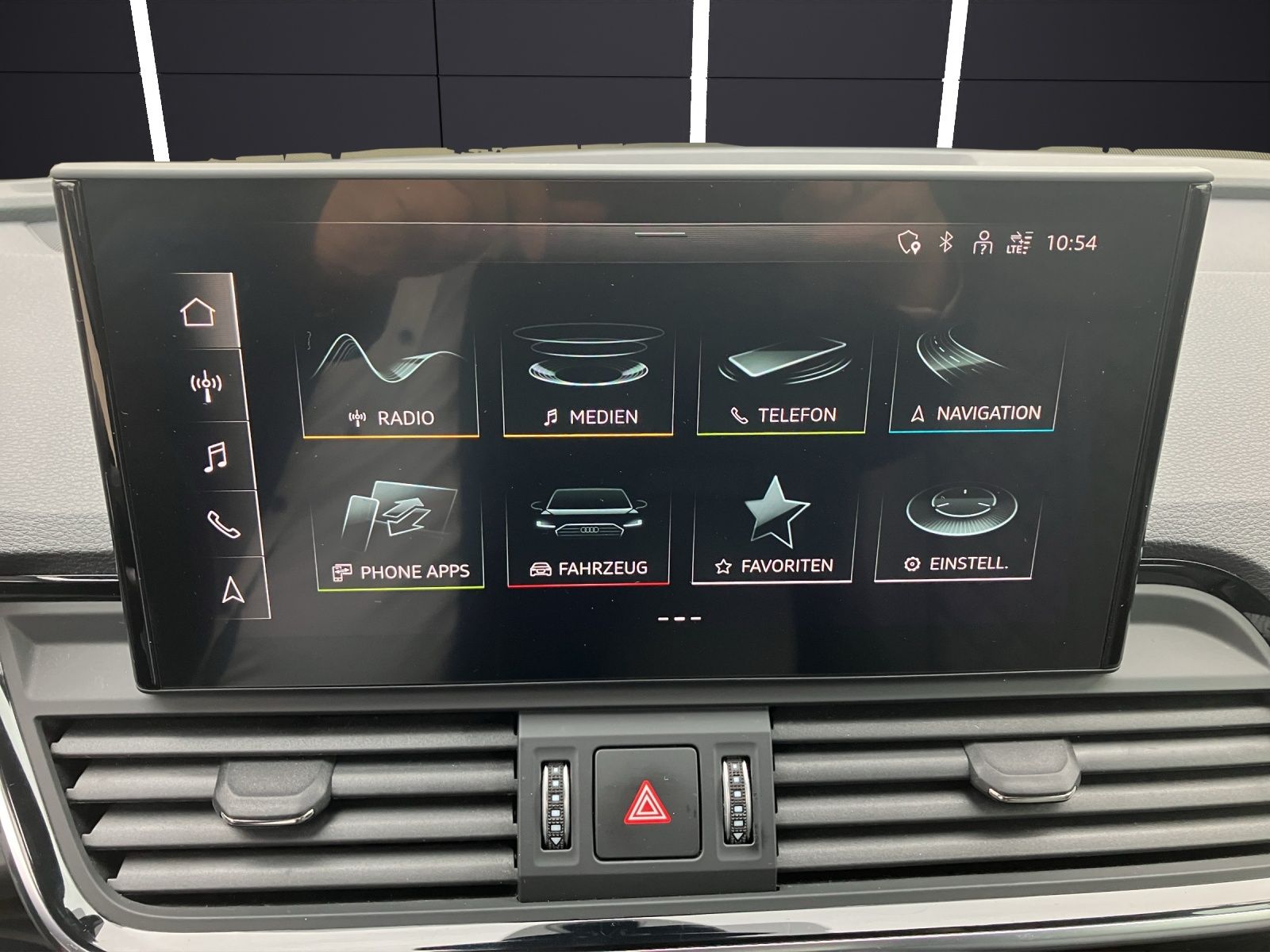 Fahrzeugabbildung Audi Q5 40 TDI advanced quattro Matrix AHK Navi AVC A