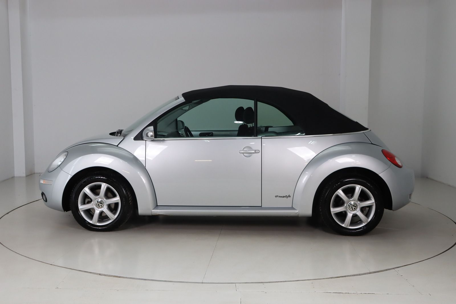 Fahrzeugabbildung Volkswagen New Beetle 1.6 Freestyle Cabriolet * Klima * PDC
