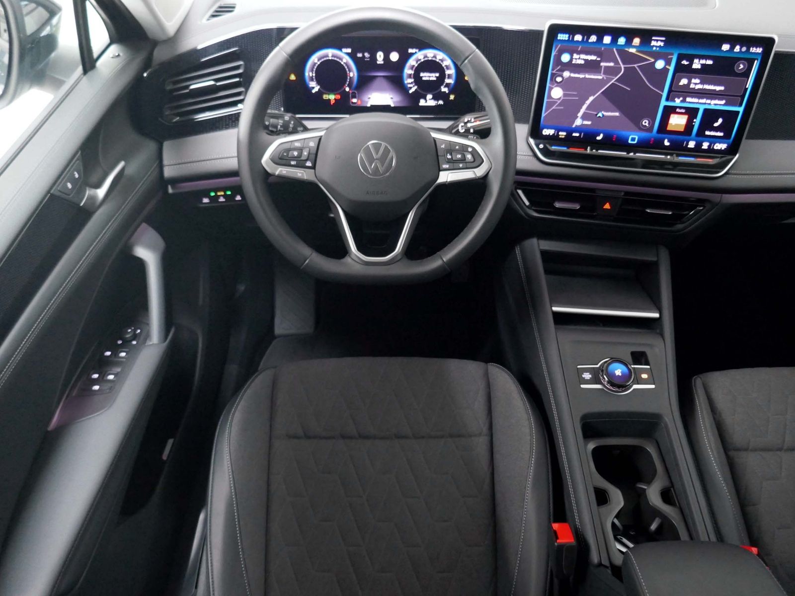 Fahrzeugabbildung Volkswagen Tiguan Life 2.0 TDI DSG | LED AHK RFK ACC