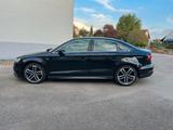Audi A3 35 TSFI S-Line - Audi 80 mit Benzin-Antrieb: Limousine, mit Klimaanlage