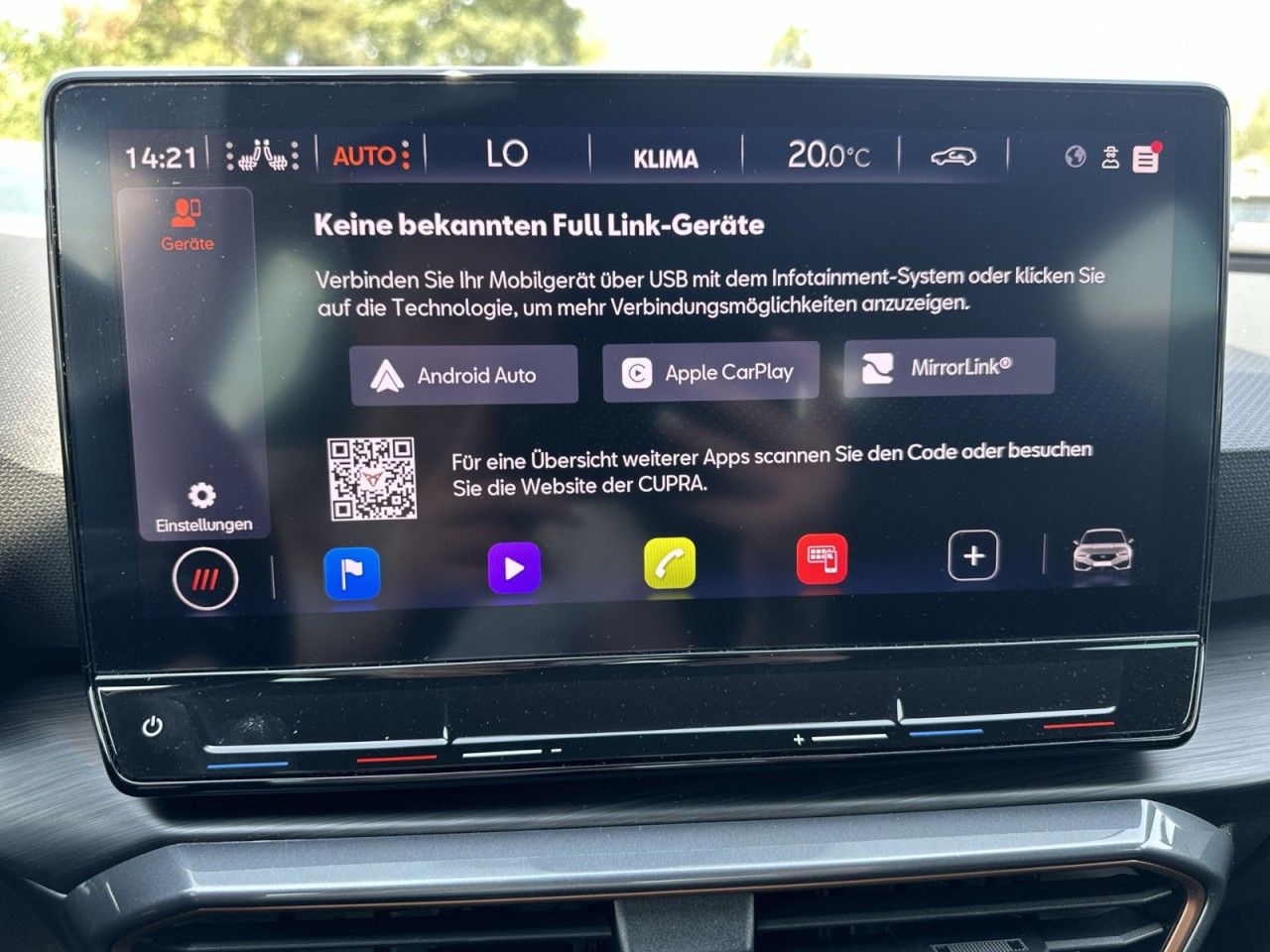 Fahrzeugabbildung CUPRA Leon 2.0TSI 245PS DSG-Navi-MatrixLED-Kamera* - mit KI generiert/bearbeitet