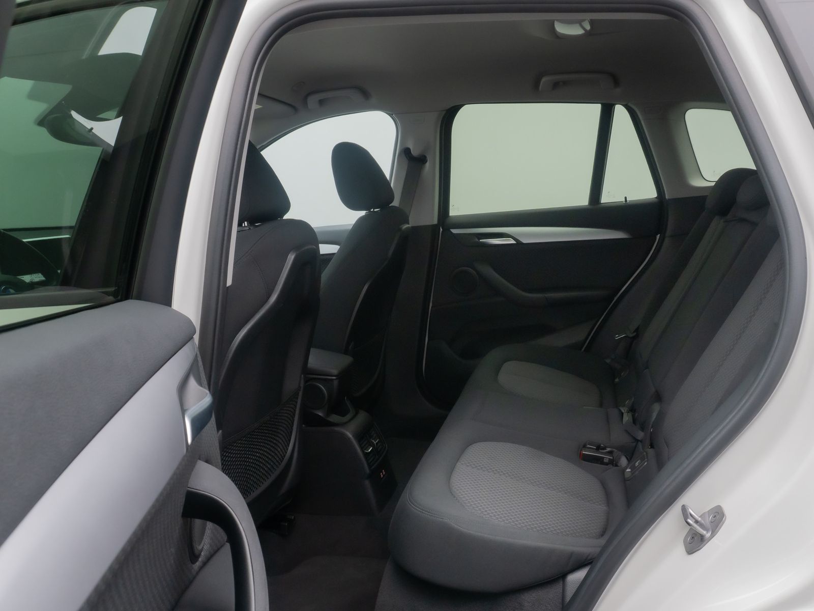 Fahrzeugabbildung BMW X1 xD25e GeschwindigReg ParkAss DAB Komfort NAVI