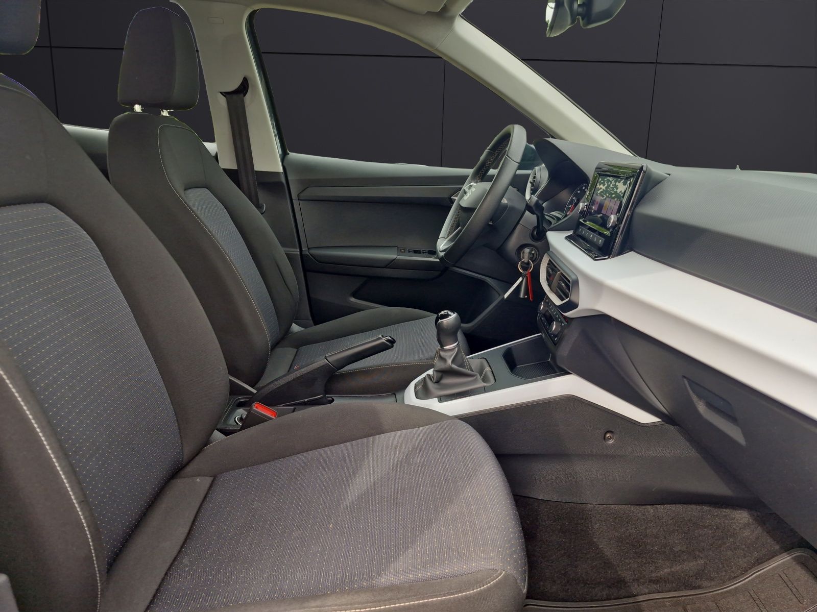 Fahrzeugabbildung SEAT Arona TSI Style LED Climatonic GRA PDC SH LM fer