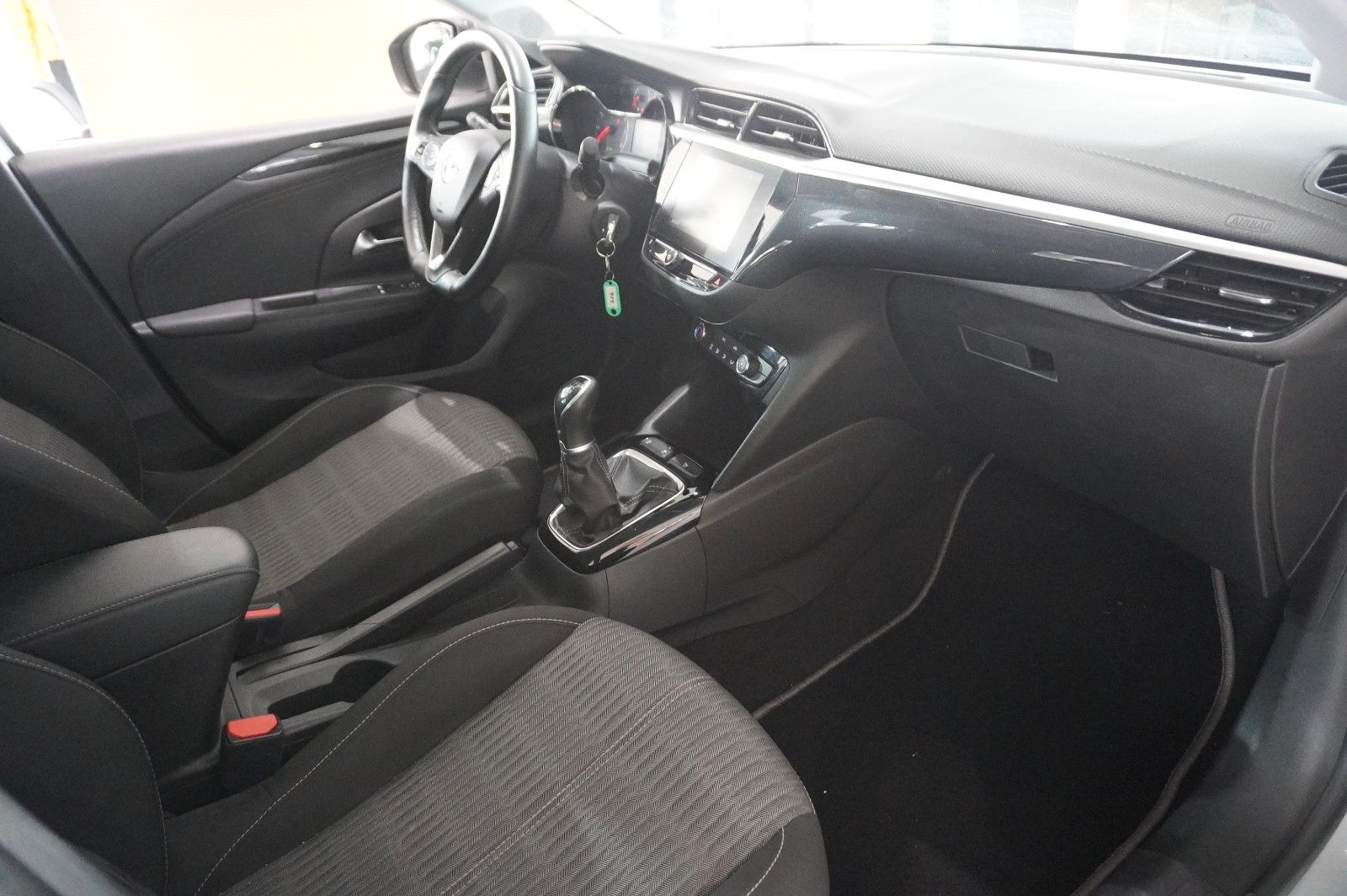 Fahrzeugabbildung Opel Corsa F 1.2 ELEGANCE NAVI/LED/TEMP/PDC/KLIMA/USB