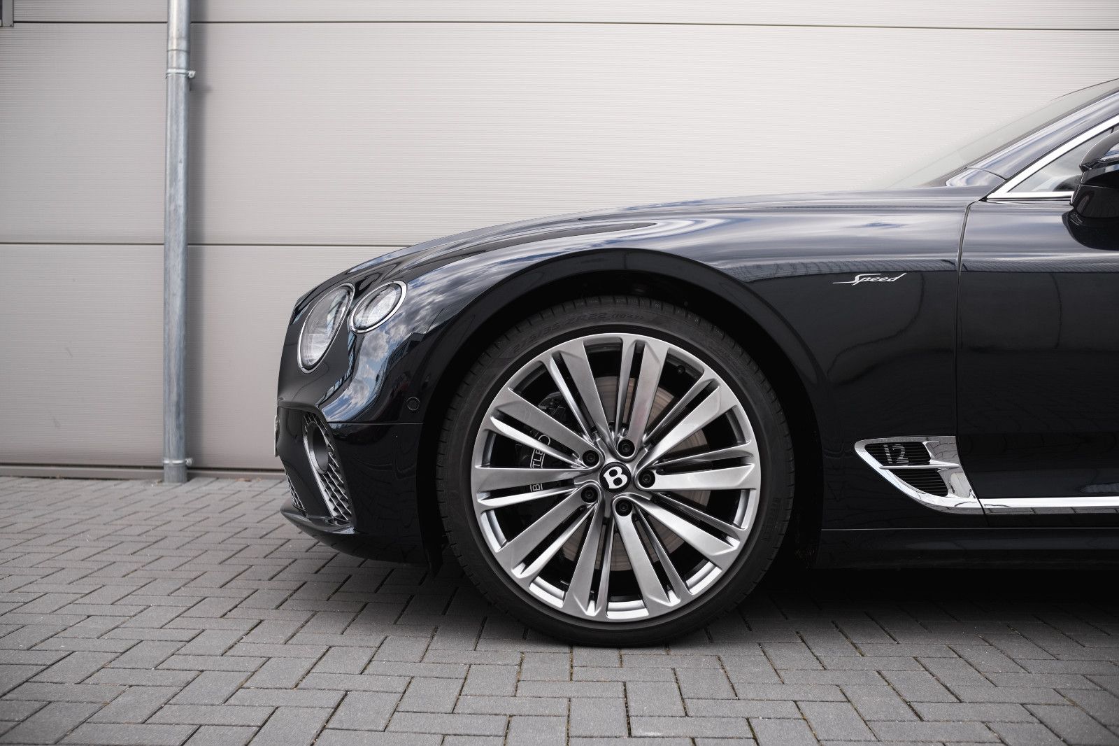 Fahrzeugabbildung Bentley Continental GT 6.0 W12 Speed - B&O - Pano