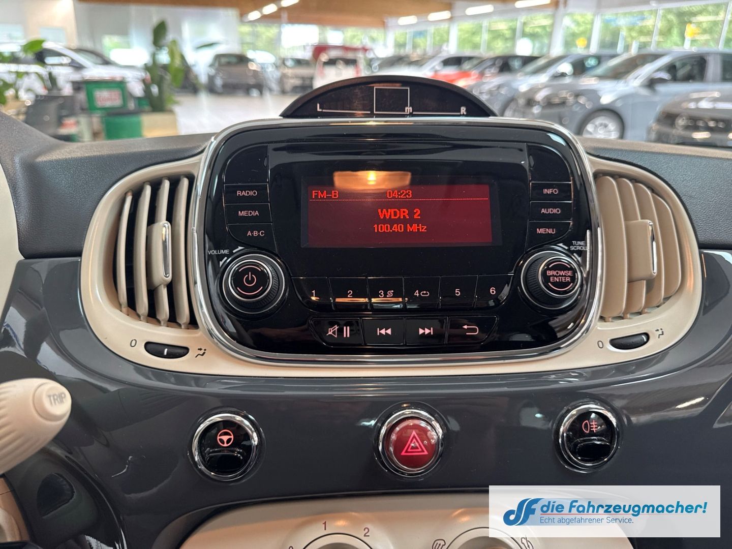 Fahrzeugabbildung Fiat 500 Pop Star Ellenator - Auto fahren ab 16