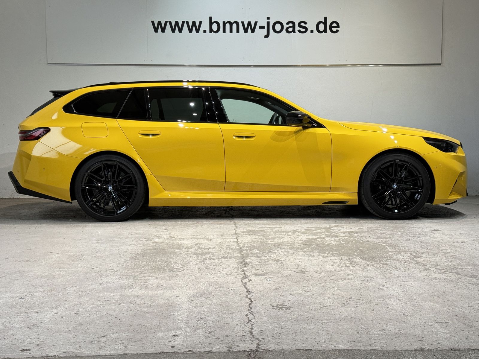Fahrzeugeinzelansicht 16 Fahrzeugabbildung BMW M5 Touring |Sonderlackierung |Sitzbelüftung |Bow