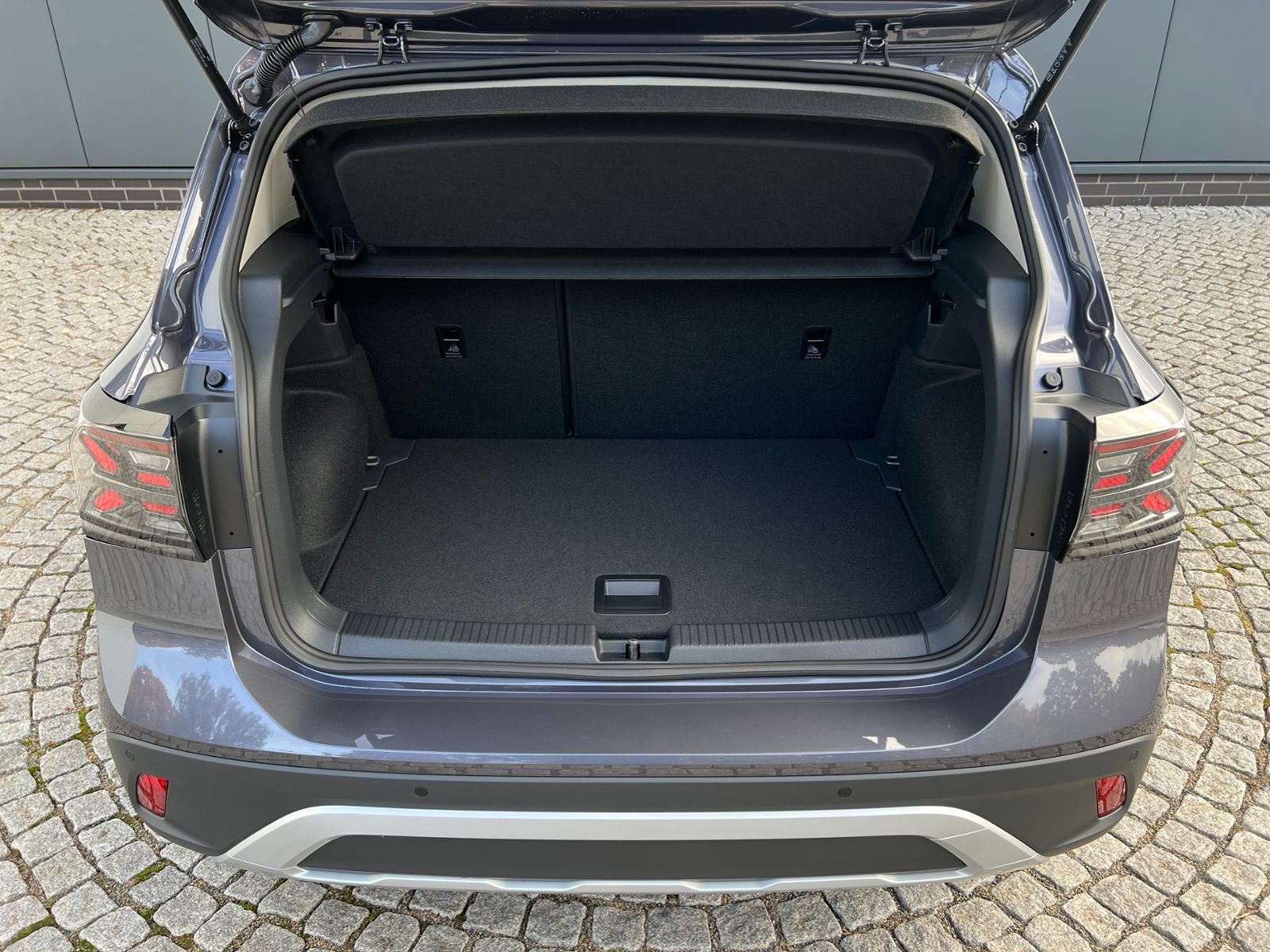 Fahrzeugabbildung Volkswagen T-Cross Life 1.0 TSI DSG *IQ.Light, Climatronic,