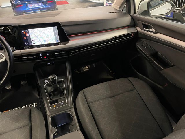 Volkswagen Golf VIII Lim. Life *LED*NAVI*PDC*AMBIENTE*CAR2X