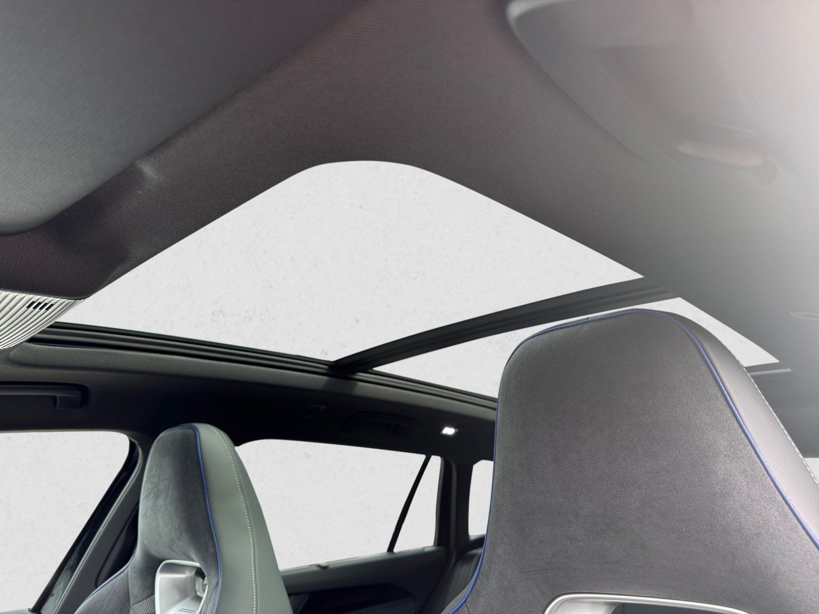 Volkswagen Passat Variant - Bild 14