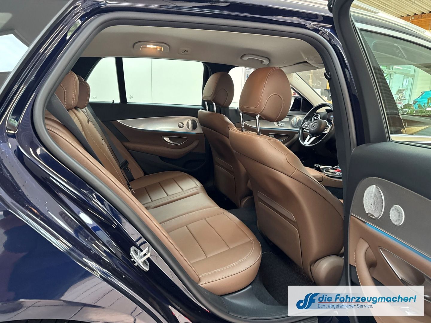 Fahrzeugabbildung Mercedes-Benz E 400 4Matic EU6d-T Luftfederung AD Niveau Navi