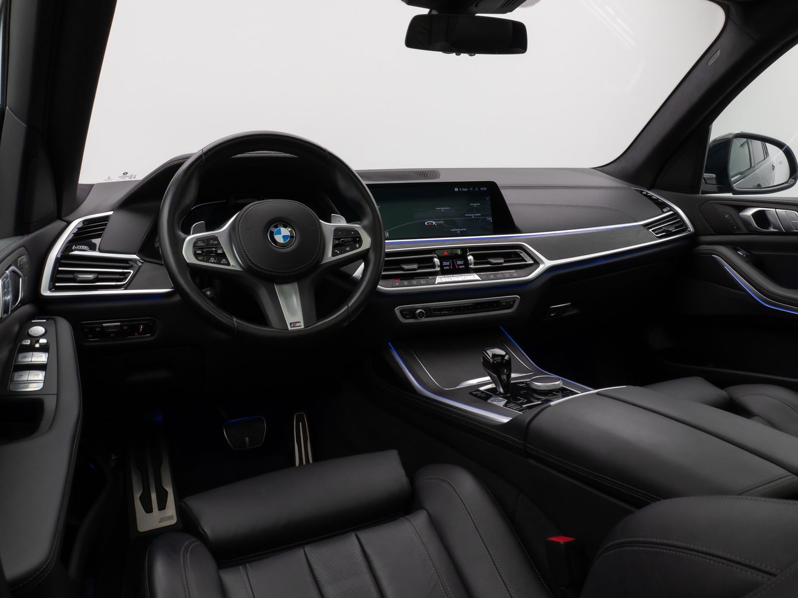 Fahrzeugabbildung BMW X7 xD40d M Sport Panorama 360° SoftCL HUD DAB