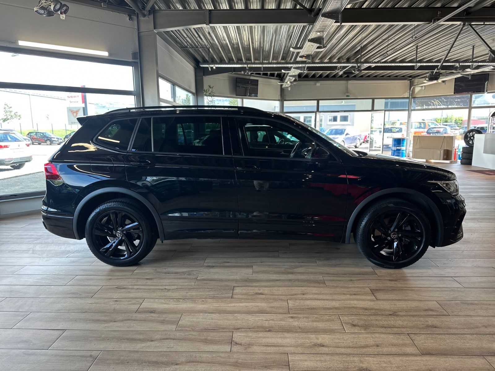 Volkswagen Tiguan Allspace R-LINE 4MOTION PANO KAMERA 7-Si foto 10