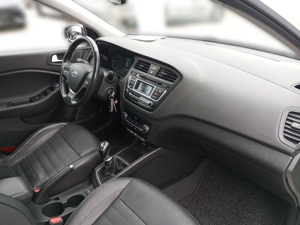 Fahrzeugabbildung Hyundai i20 1.4 Style Leder