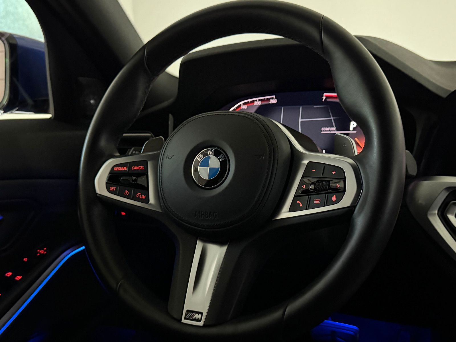 Fahrzeugabbildung BMW 330 i M SPORT/LED/DAB/VRTL COCKPIT/H&K/DE FZG