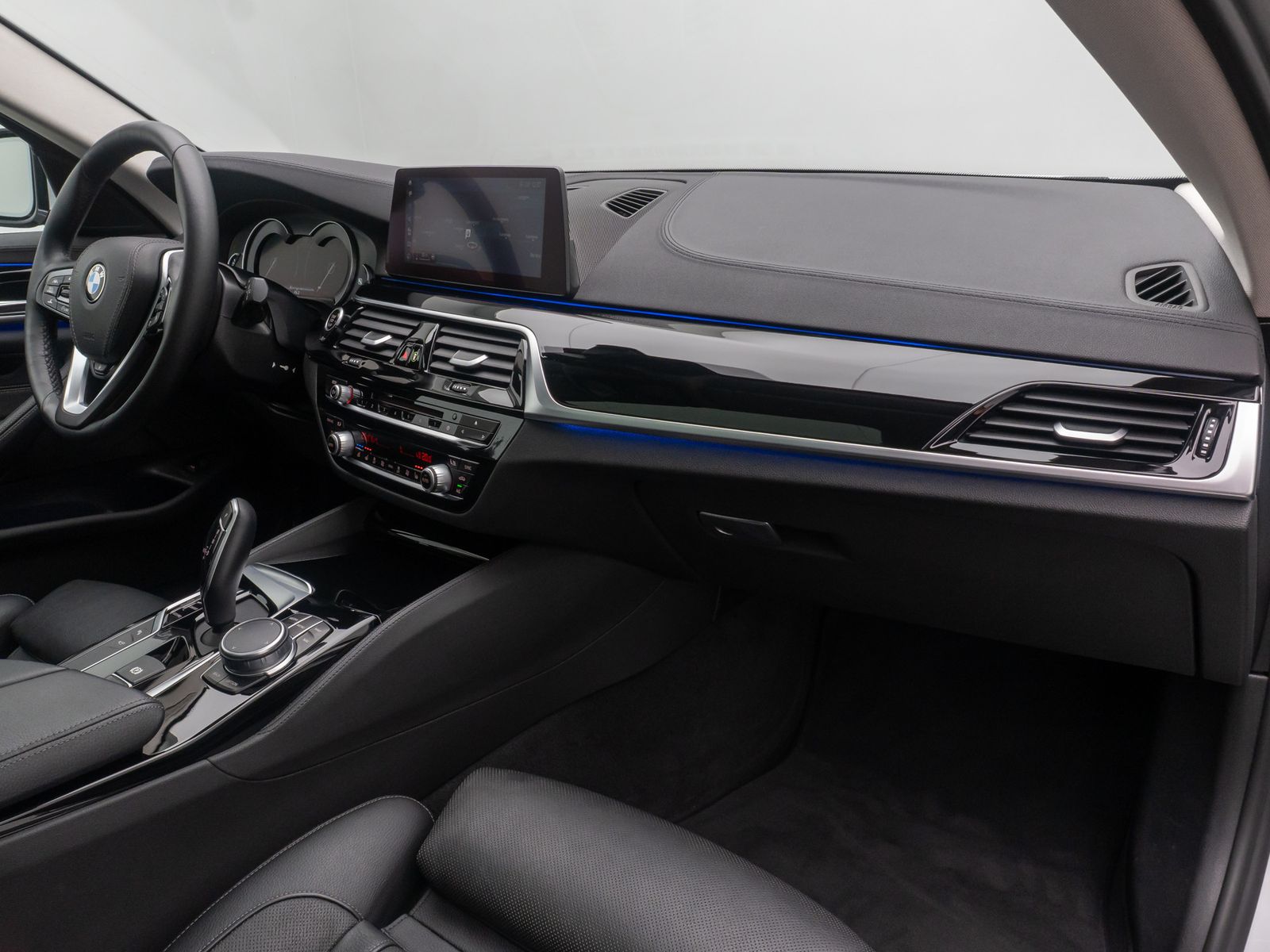 Fahrzeugabbildung BMW 520d Luxury Line 360&deg;DAB Alarm DisplKey Panorama