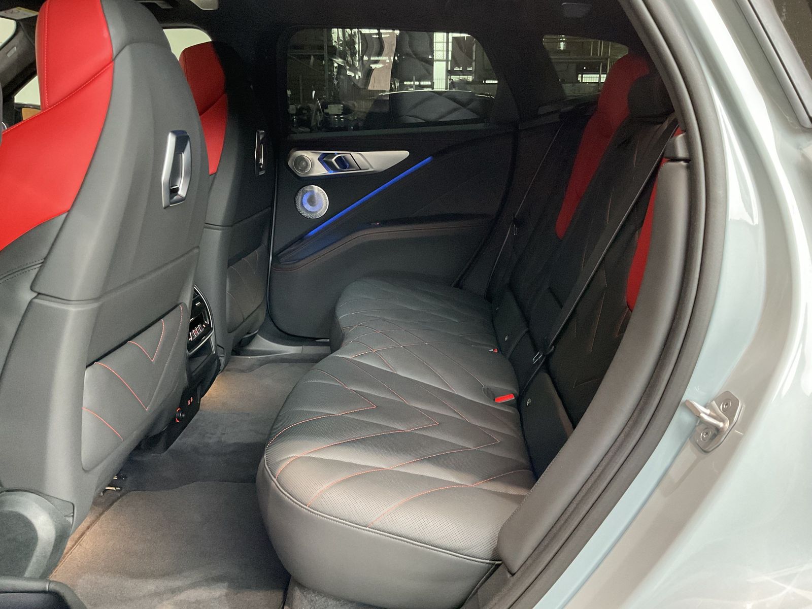Fahrzeugabbildung BMW XM |Sitzbelüftung |M Driver&apos;s Package |B&W