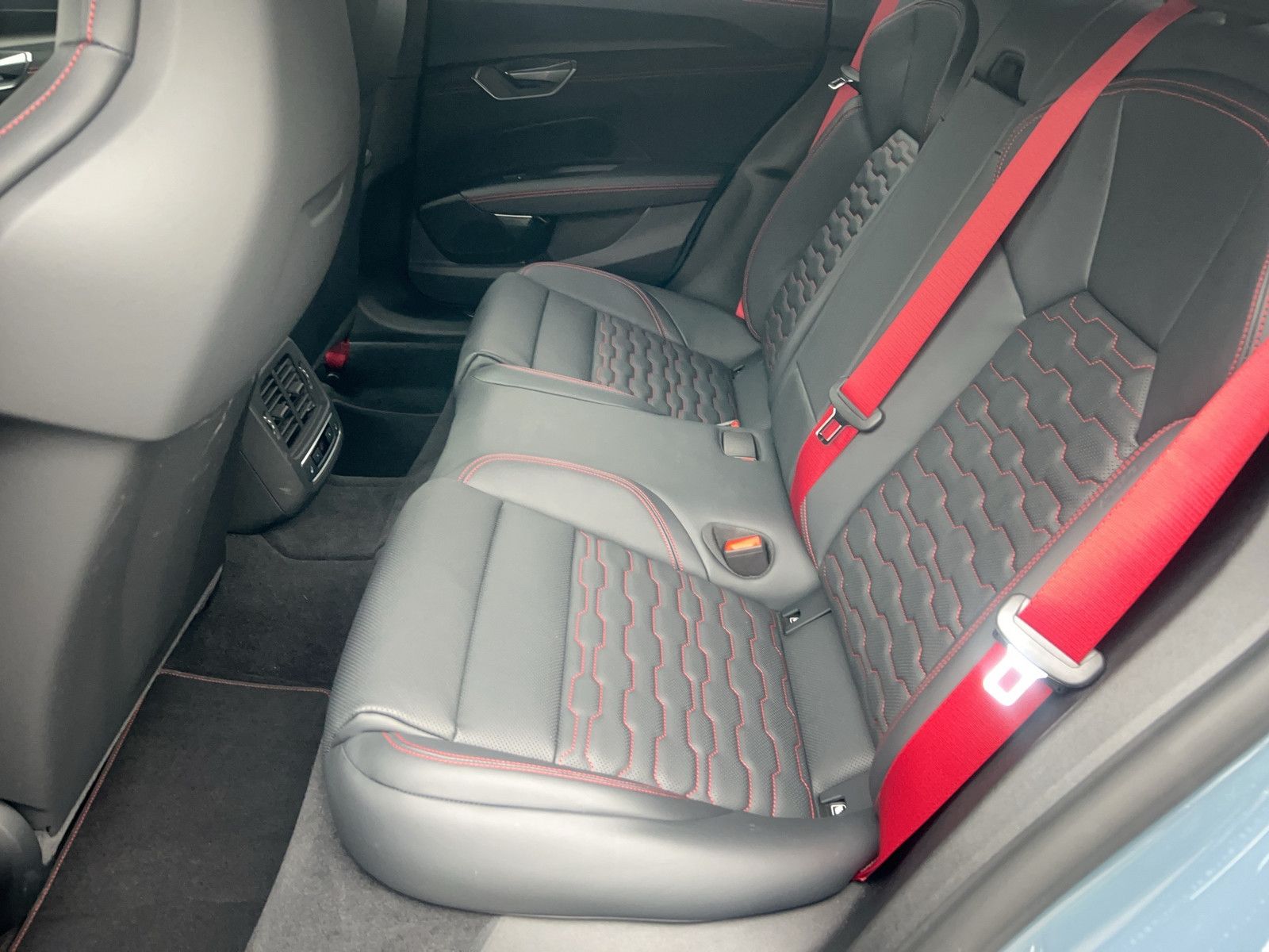 Audi RS e-tron GT - Bild 12