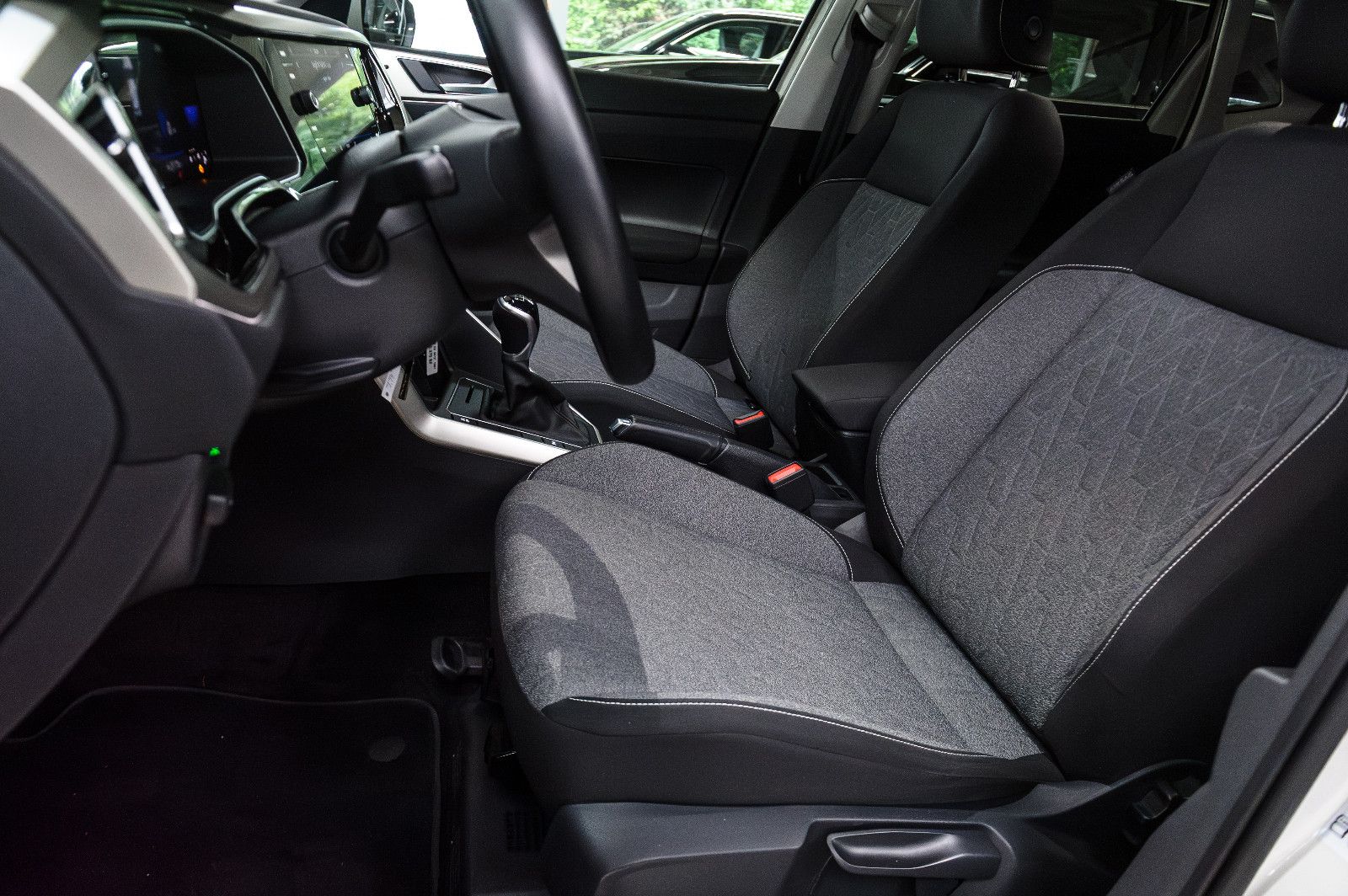 Fahrzeugabbildung Volkswagen Polo VI Move 1.0 LED+APP+BEATS+SHZ+KAMERA