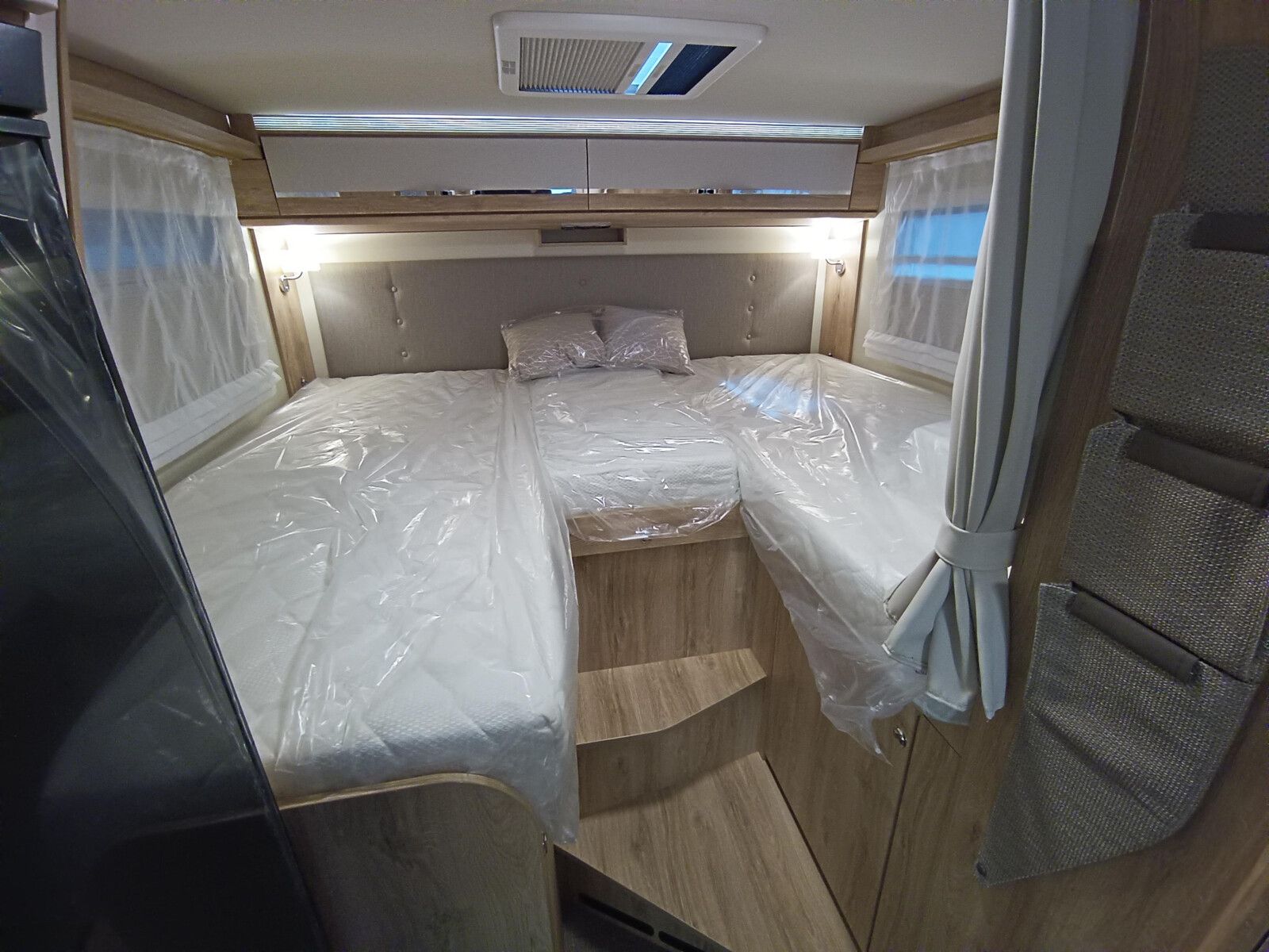 Fahrzeugabbildung Eura Mobil Profila T 676 EB Markise/SAT/TV/Solar