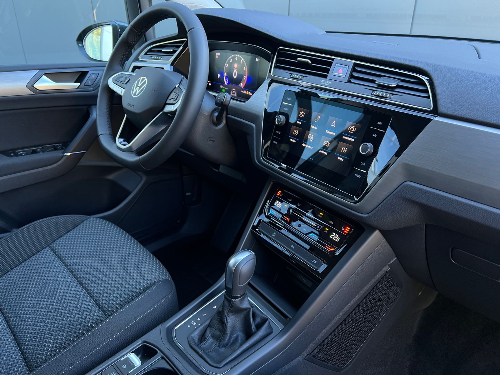 Fahrzeugabbildung Volkswagen Touran Comfortline 1.5 TSI DSG *7-Sitzer, Easy-O