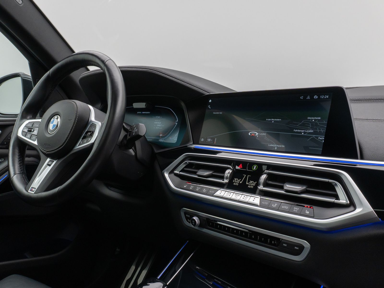 Fahrzeugabbildung BMW X5 M50i Panorama 360° Laser HUD DAB HiFi SoftCL